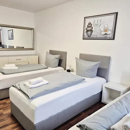 Апартаменты New Center 1 *