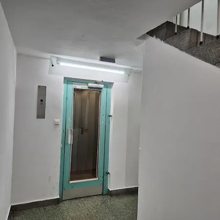 Апартаменты New Center 1 *